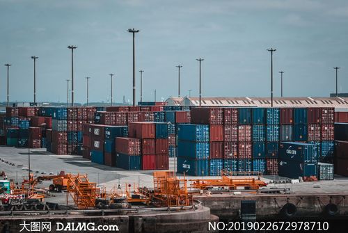 货物运输码头的集装箱摄影高清图片