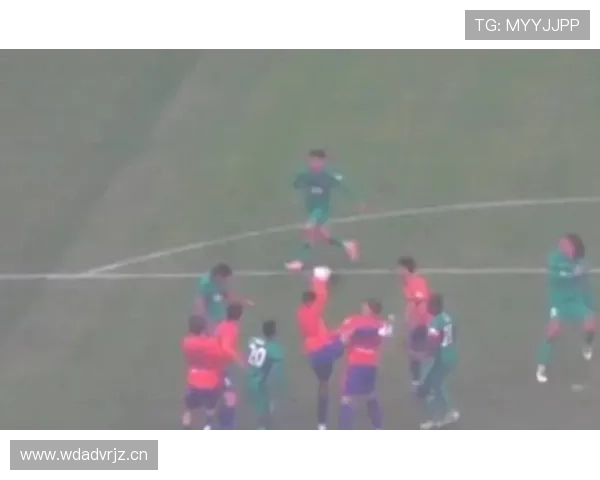 点球判罚为何总引发争议？关键在犯规动作的“可判可不判”区间